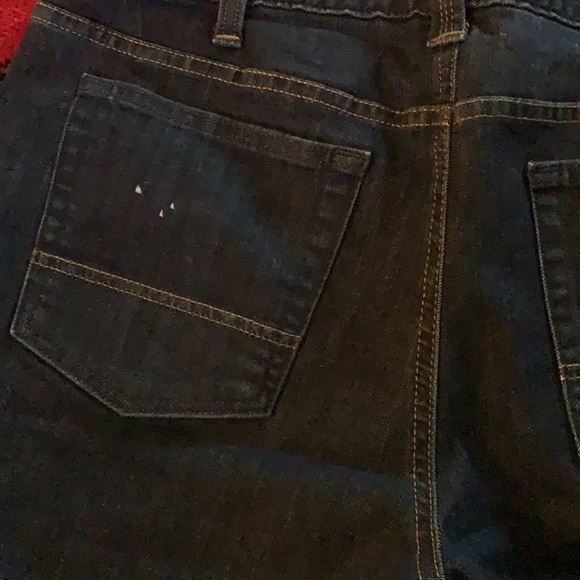 Carhartt- Slim Fit Layton Bermuda Short - Picture 9 of 9